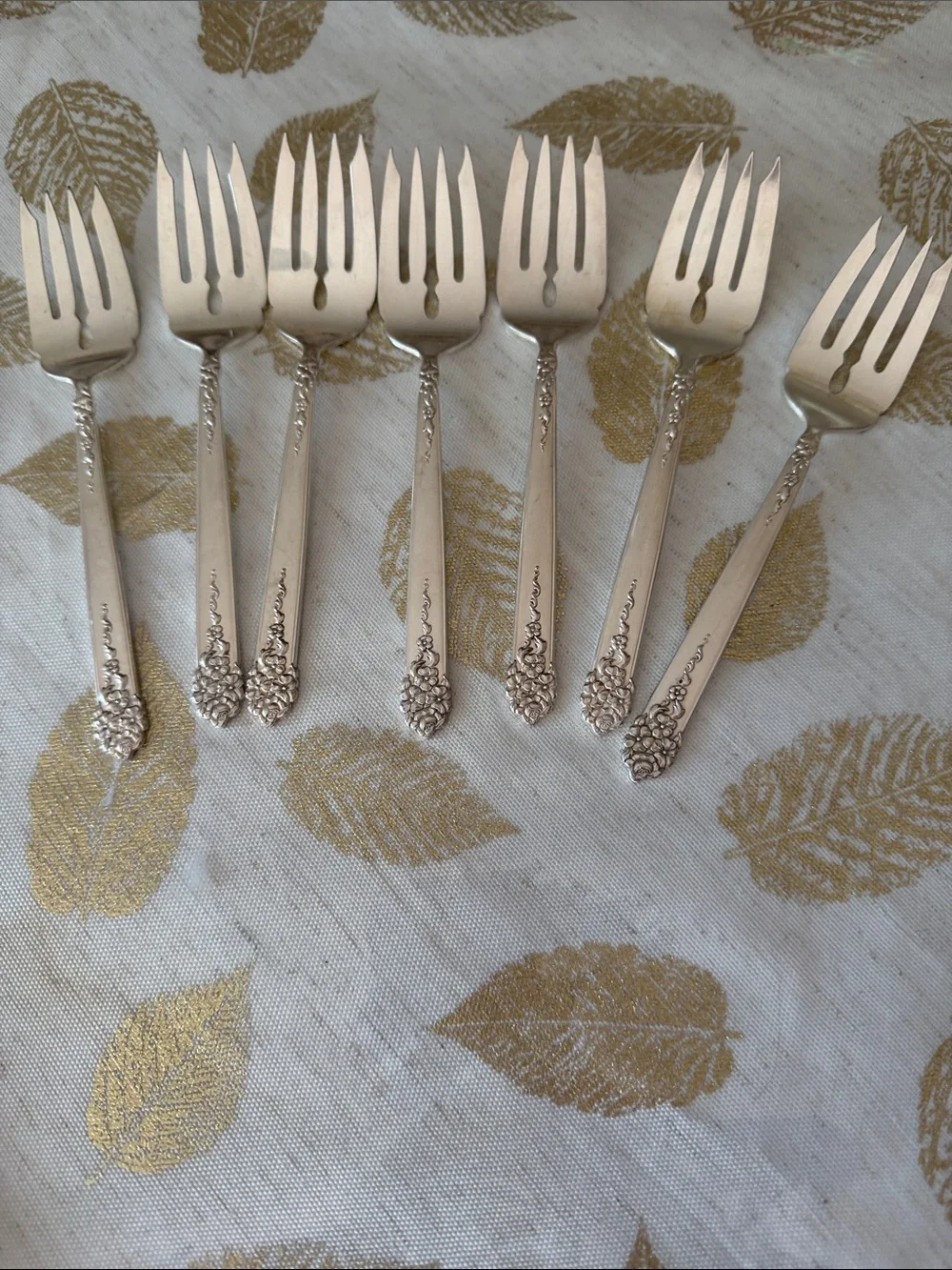 Elegant Floral-Handled Dessert Forks Set in Silver plate vintage King Edward.